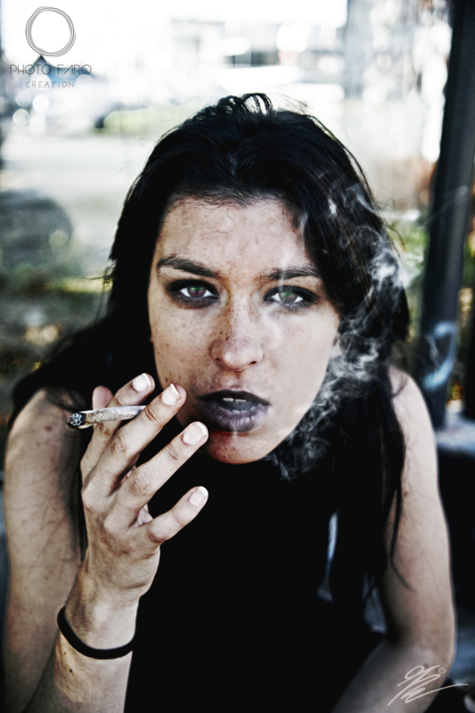 Smoking girl -Rocio01- - &copy; Photo Faro Creation | People