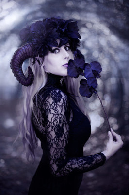 Dunkler Waldfaun / Creative edit  photography by Model Jules ★2 | STRKNG