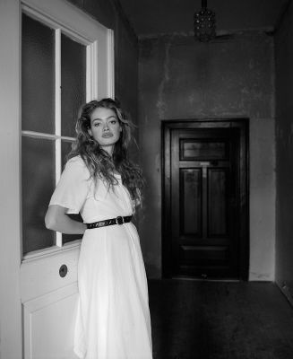 Lena / Schwarz-weiss  Fotografie von Fotograf Carsten Schenker ★11 | STRKNG