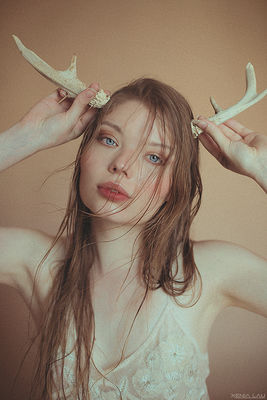 By Xenia Lau / Mode / Beauty  Fotografie von Model Linda Lena Blanka ★33 | STRKNG