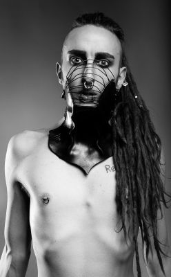 untitled / Portrait  photography by Photographer Rob ≠ Chamber ★2 | STRKNG