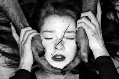 Cradle / Fine Art  Fotografie von Fotograf R J Poole - The Anima Series ★2 | STRKNG