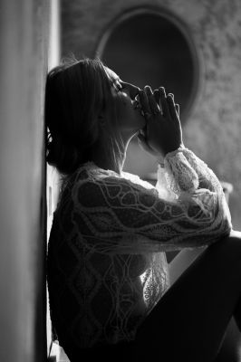 Kyra / Black and White  photography by Photographer Benita Welter ★5 | STRKNG