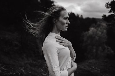 Anja / Schwarz-weiss  Fotografie von Fotograf Alexander Hauck Photography ★2 | STRKNG