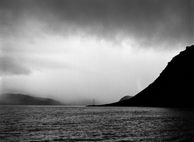 Arnarfjörður / Schwarz-weiss  Fotografie von Fotograf Alex Omarsson ★4 | STRKNG