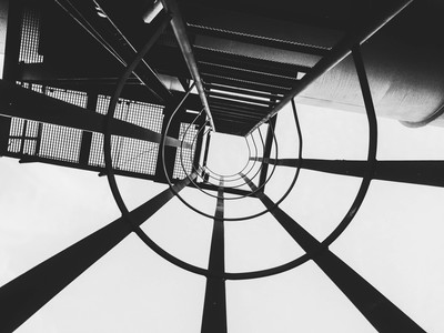 lines / Schwarz-weiss  Fotografie von Fotograf Aurimas ★2 | STRKNG