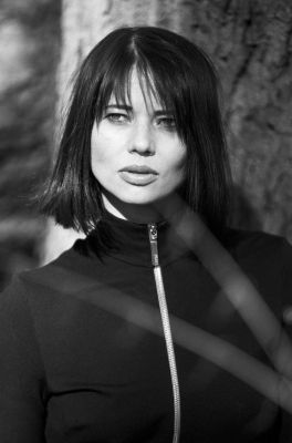 Anna, Szczecin / Portrait  photography by Photographer Henning Bruns ★12 | STRKNG