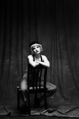 J A N N A / Portrait  photography by Photographer Klaus Reinders ★7 | STRKNG