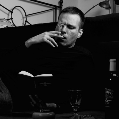 Drinking Man's Diet / Menschen  Fotografie von Fotograf Steffen Weigl | STRKNG