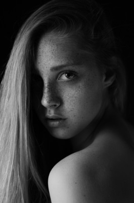 Giulia / Portrait  Fotografie von Fotograf Leonid Litvac ★3 | STRKNG