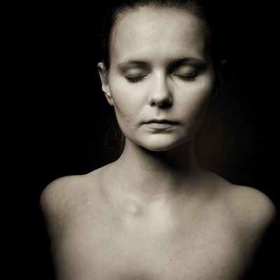 Konzentration / Portrait  photography by Photographer Jürgen Beuren ★1 | STRKNG