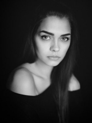 Lara / Menschen  Fotografie von Fotograf Ernst Weerts ★19 | STRKNG