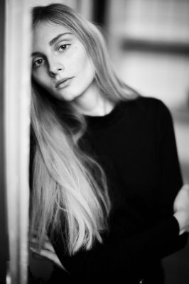 Lena / Portrait  Fotografie von Fotograf Ernst Weerts ★19 | STRKNG