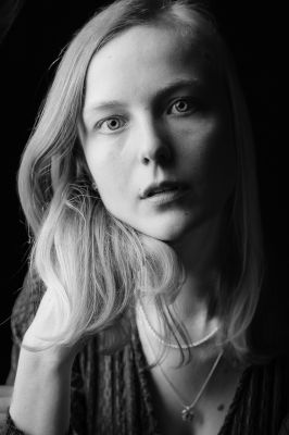 Marina / Portrait  Fotografie von Fotograf Jörg Kersten | STRKNG