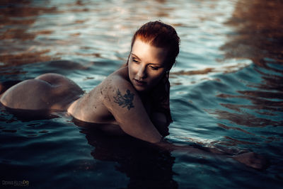 Nude  Fotografie von Model Anna Wiedemann ★23 | STRKNG