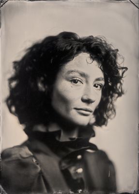 Emilia | 5x7 wetplate collodion tintype / Portrait  Fotografie von Fotograf Hannes Klotz ★6 | STRKNG