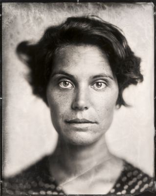 Kristina Lotta | 8x10 wetplate collodion tintype / Portrait  Fotografie von Fotograf Hannes Klotz ★6 | STRKNG