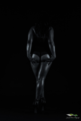 Backside / Nude  photography by Photographer Daniel Pérez | STRKNG
