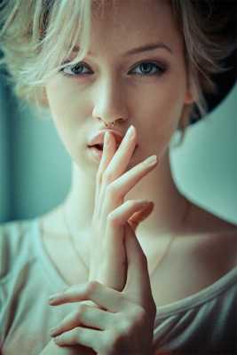 Linda / Portrait  photography by Photographer JenzFlare ★15 | STRKNG