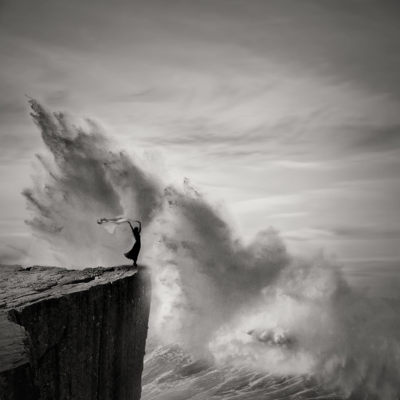 brave the storm / Konzeptionell  Fotografie von Fotograf Agniribe ★1 | STRKNG