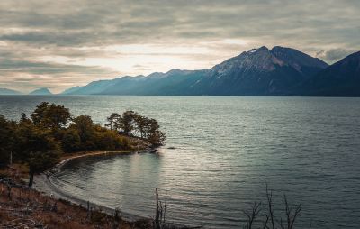 Lago Fagnano - Argentinia / Landscapes  Fotografie von Fotograf Robert Mueller Photographie | STRKNG