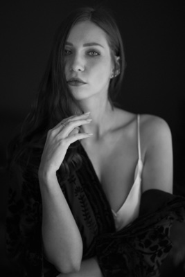 Sophie / Portrait  photography by Photographer Markus Oldenburg ★1 | STRKNG