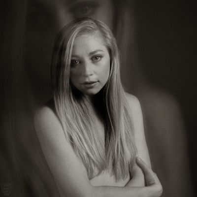 Ms. Kitty / Portrait  photography by Photographer Axel Bueckert ★3 | STRKNG