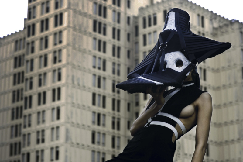 The fetish mask - &copy; Léonard Condemine | Fashion / Beauty