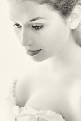 Frances / Portrait  photography by Photographer Michael ★2 | STRKNG