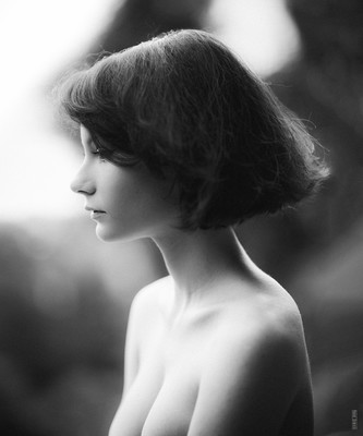 Jessica / Portrait  photography by Photographer Pascal Chapuis ★67 | STRKNG
