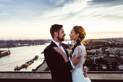 Brautpaar bei einer Hochzeit in Hamburg / Fine Art  Fotografie von Fotografin Anne Hufnagl - Hochzeitsfotograf Hamburg ★1 | STRKNG