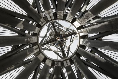 Symmertical lines in the sky / Stadtlandschaften  Fotografie von Fotograf Norbert Lienig | STRKNG