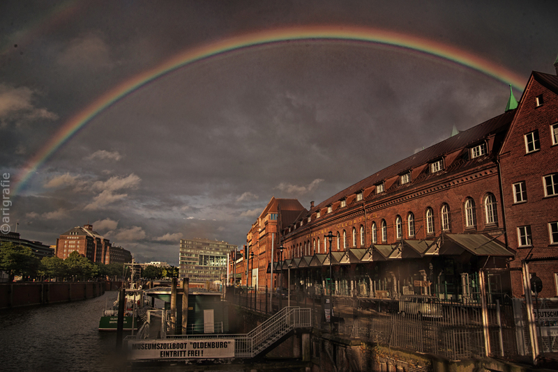 Regenbogen über der Speicherstadt - &copy; arigrafie | Cityscapes