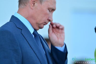 Präsident der Russischen Föderation Wladimir Wladimirowitsch Putin 2018 auf Schloss Meseberg / Photojournalism  photography by Photographer Thomas Freiberg - Fotografie Licht und Schatten ★1 | STRKNG