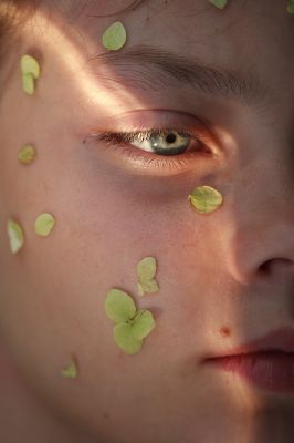 Pristine / Portrait  photography by Photographer DEWFRAME ★3 | STRKNG