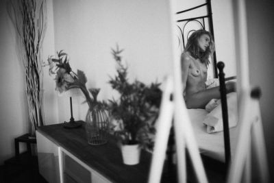 Dottir Model in Mirror / Nude  photography by Photographer Thomas Ringhofer ★5 | STRKNG
