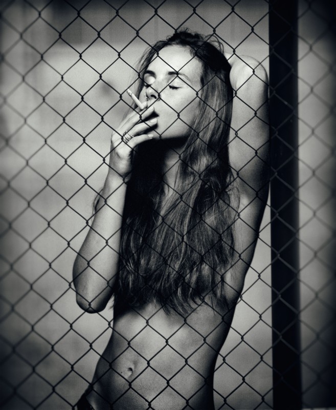 Beauty and the cigarette - &copy; Juri Bogenheimer | Nude
