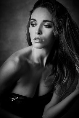 Viktoria / Portrait  Fotografie von Fotograf Daniel Good ★2 | STRKNG