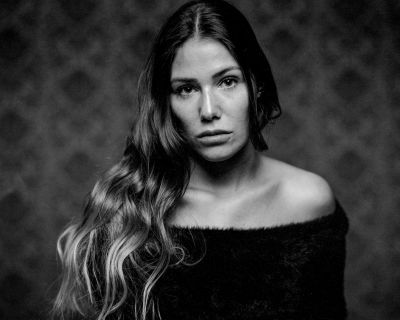 Nadine / Schwarz-weiss  Fotografie von Fotograf Iso_fotografie ★11 | STRKNG