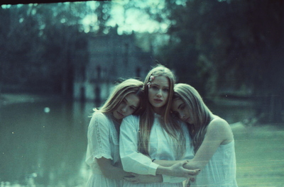 The virgin suicides / Portrait  photography by Photographer Valeria Schettino ★3 | STRKNG