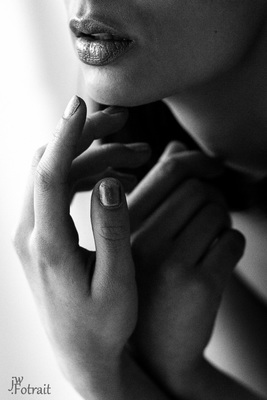 Hands and Lips / Fine Art  Fotografie von Fotograf jw.Fotrait ★2 | STRKNG