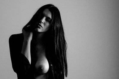 Estefânia / Nude  photography by Photographer Victor Gomez ★3 | STRKNG