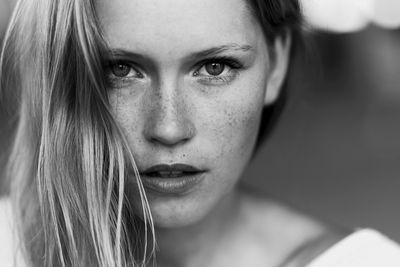 Melanie K. / Portrait  Fotografie von Fotograf Benoit Cattiaux ★12 | STRKNG