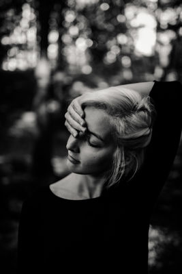 Lydia / People  photography by Photographer Out&amp;Sight ★3 | STRKNG