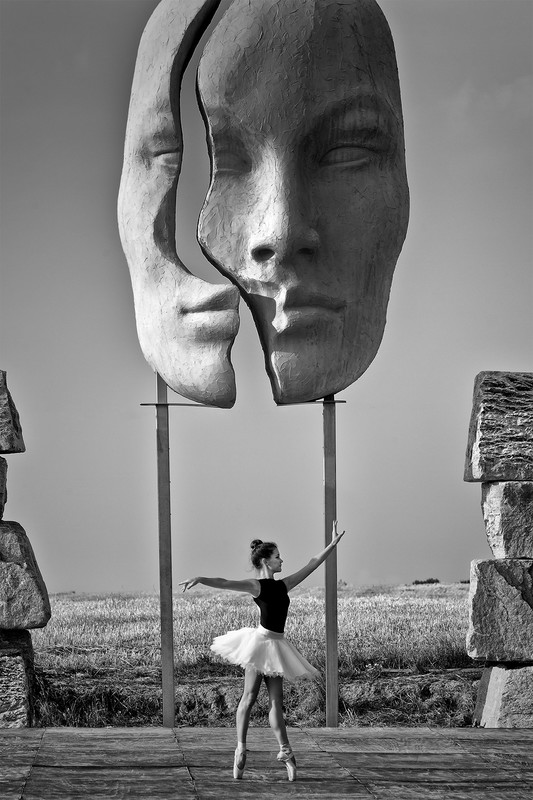 Metaphysical dance - &copy; Emanuele Di Paolo | Black and White