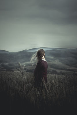 Silence. / Portrait  photography by Photographer Piotr Polakiewicz ★7 | STRKNG