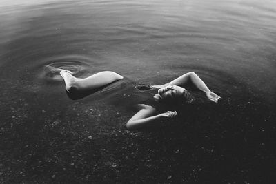 dark waters I / Schwarz-weiss  Fotografie von Fotograf Stefan Petry | STRKNG