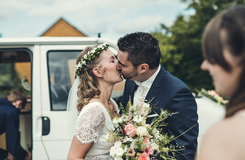 Nur ein kleiner Kuss - &copy; Benjamin Ebi | Hochzeit