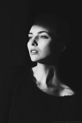 She's the light .. / Portrait  Fotografie von Fotograf Dietmar Bouge ★7 | STRKNG