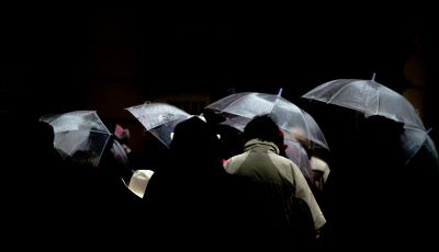 Waiting / Street  Fotografie von Fotografin Leila Hichri ★5 | STRKNG